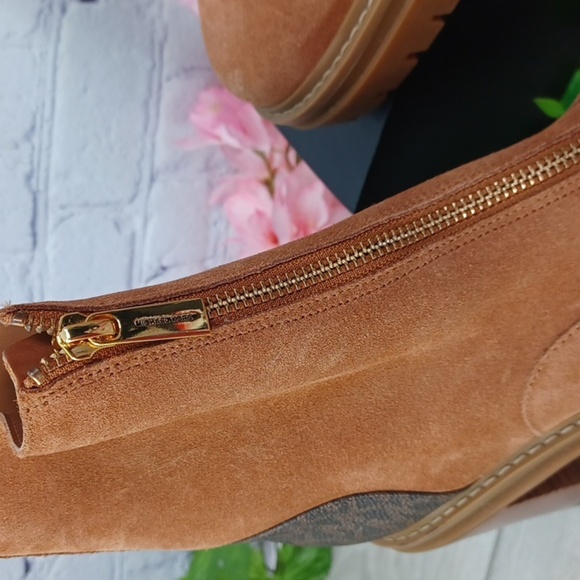 Michael Kors Cyrus Lug Sole Suede Boot NWOB - Picture 2 of 9